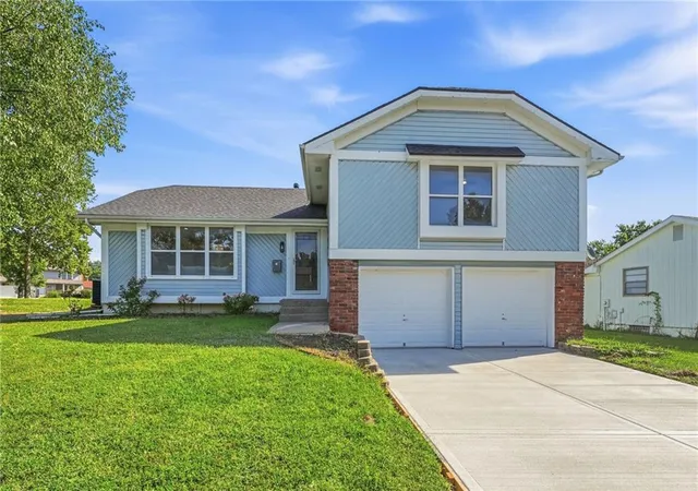Photo 1 of Sale Pending at 6100 E 140th Pl, Grandview, MO 64030 | MLS# 2639141 | Listing updated on 2026-09-05
