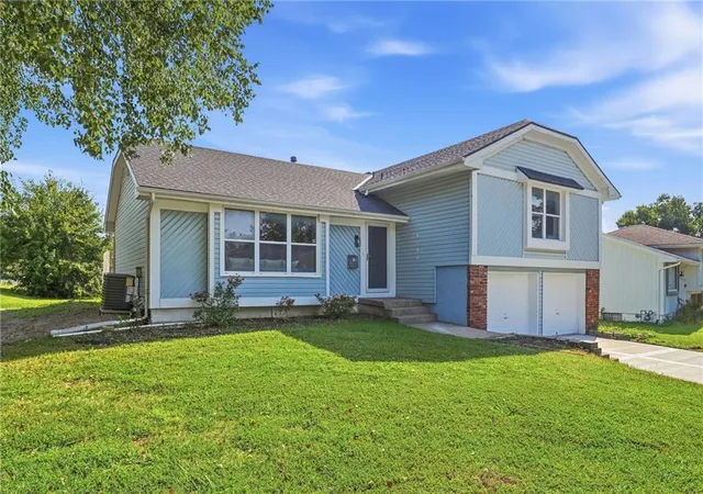 Photo 2 of Sale Pending at 6100 E 140th Pl, Grandview, MO 64030 | MLS# 2639141 | Listing updated on 2026-09-05