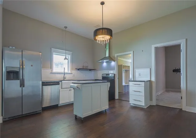 Photo 4 of Single family home for sale at 427 Benton Ave, Excelsior Springs, MO 64024 | MLS# 2639144 | Listing updated on 2026-09-02