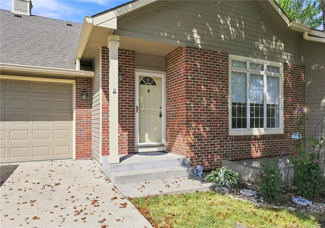4th image of 18665 W 158Th Ter #400, Olathe, KS 66062 | MLS# 2639146