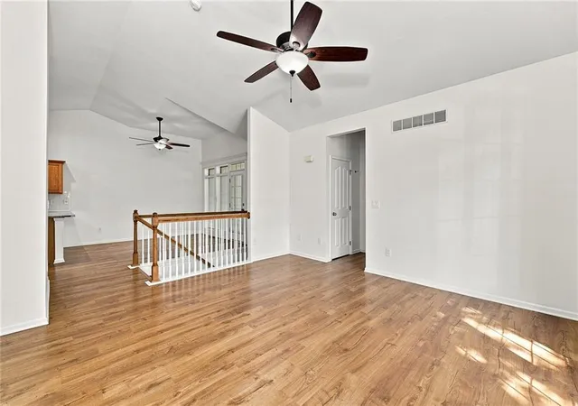 5th image of 18665 W 158Th Ter #400, Olathe, KS 66062 | MLS# 2639146