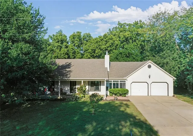 35th image of 1102 S Elm St, Louisburg, KS 66053 | MLS# 2639159