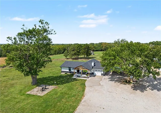 Photo 1 of Single family home for sale at 1434 Us Hwy 75 Hwy, Burlington, KS 66839 | MLS# 2639164 | Listing updated on 2026-08-31