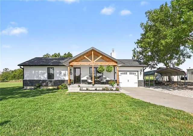 Photo 2 of Single family home for sale at 1434 Us Hwy 75 Hwy, Burlington, KS 66839 | MLS# 2639164 | Listing updated on 2026-08-31