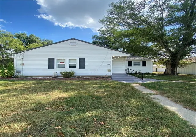 1st image of 1208 S Towers , Lots 51,52,53,54 St, Clinton, MO 64735 | MLS# 2639175