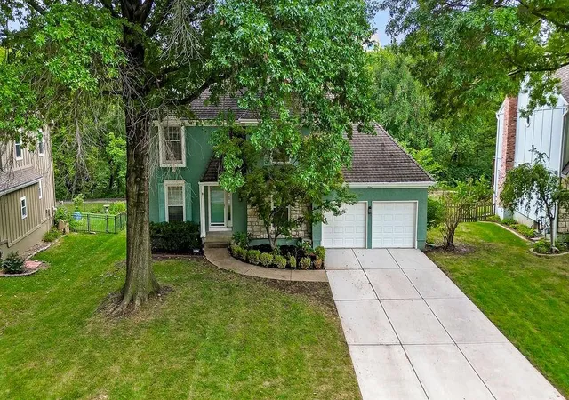 Photo 2 of Single family home for sale at 8543 Hallet St, Lenexa, KS 66215 | MLS# 2639176 | Listing updated on 2026-10-09