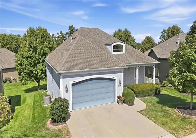 Photo 3 of Single family home for sale at 5704 Nw 108th Ct, Kansas City, MO 64154 | MLS# 2639177 | Listing updated on 2026-10-04