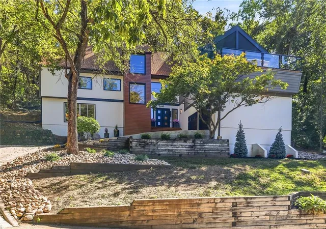 Photo 3 of Single family home for sale at 4715 Black Swan Dr, Shawnee, KS 66216 | MLS# 2639190 | Listing updated on 2026-10-08