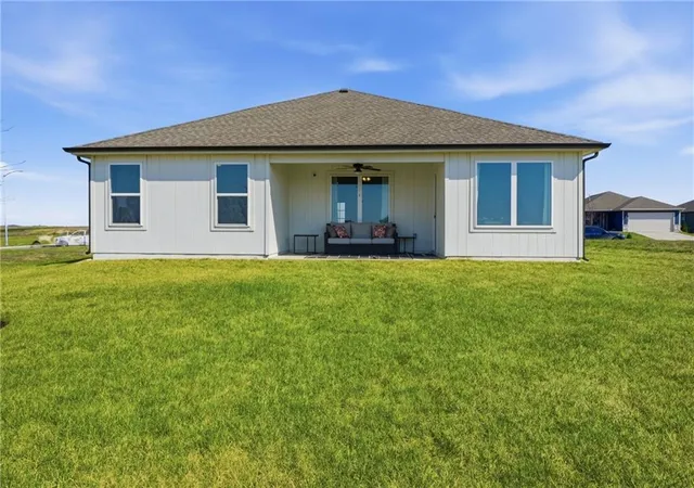Photo 2 of Sale Pending at 20320 W 195th St, Spring Hill, KS 66083 | MLS# 2639191 | Listing updated on 2026-09-28
