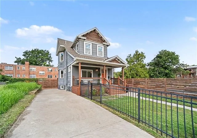 Photo 3 of Single family home for sale at 3012 Flora Ave, Kansas City, MO 64109 | MLS# 2639196 | Listing updated on 2026-09-18