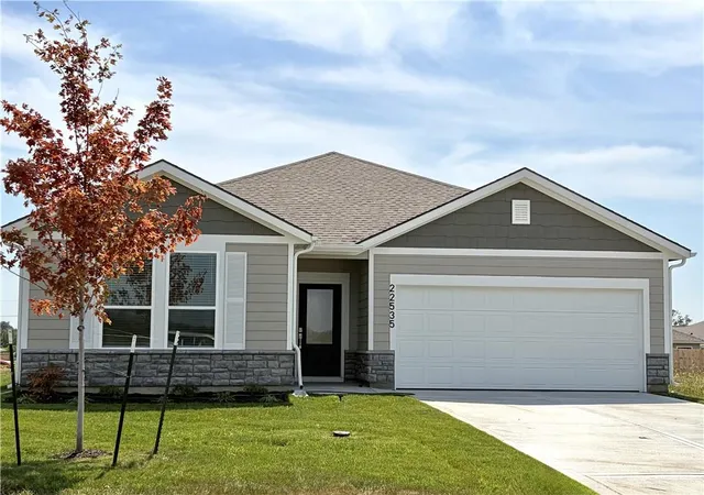 Photo 1 of Single family home for sale at 22535 W 214th St, Spring Hill, KS 66083 | MLS# 2639201 | Listing updated on 2026-10-08