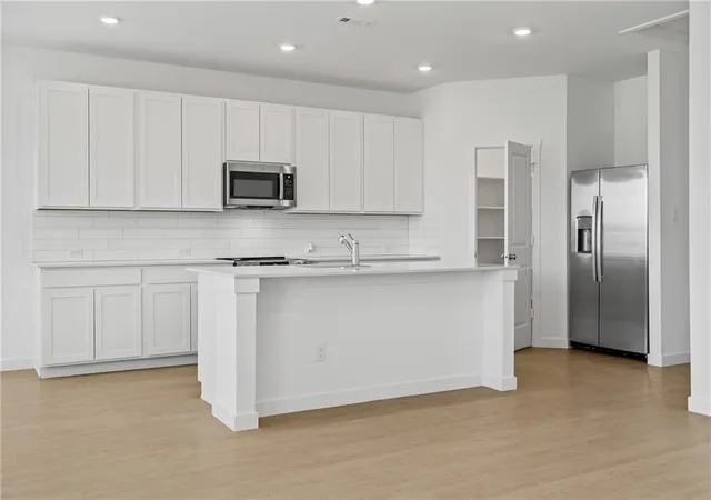 Photo 3 of Single family home for sale at 22535 W 214Th St, Spring Hill, KS 66083 | MLS# 2639201 | Listing updated on 2026-10-09