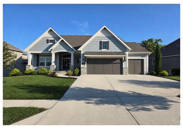 Photo 1 of Single family home for sale at 9261 Brownridge St, Lenexa, KS 66220 | MLS# 2639206 | Listing updated on 2026-09-19
