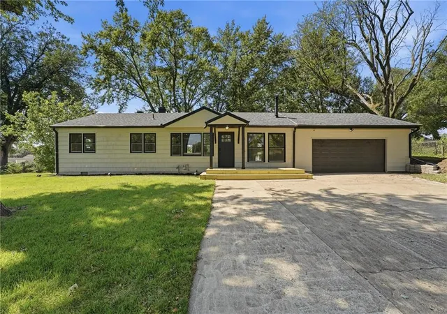 Photo 1 of Single family home for sale at 5114 S Fuller Dr, Independence, MO 64055 | MLS# 2639207 | Listing updated on 2026-10-03