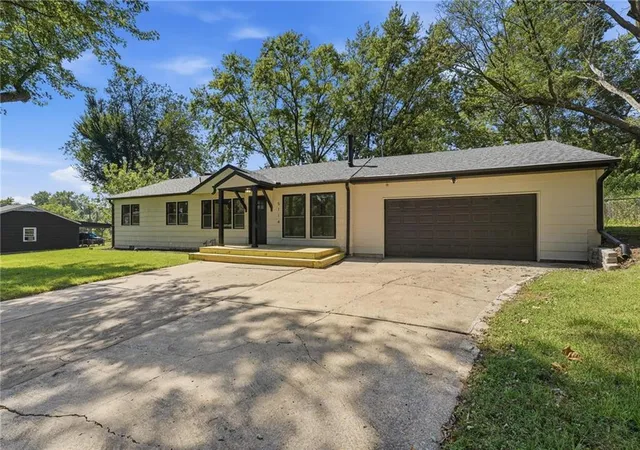 Photo 3 of Single family home for sale at 5114 S Fuller Dr, Independence, MO 64055 | MLS# 2639207 | Listing updated on 2026-10-03
