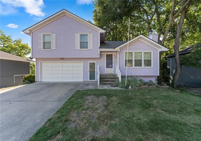 Photo 1 of Sale Pending at 6804 Orchard St, Pleasant Valley, MO 64068 | MLS# 2639208 | Listing updated on 2026-09-16