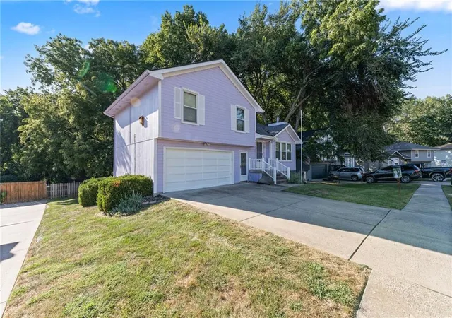 Photo 3 of Sale Pending at 6804 Orchard St, Pleasant Valley, MO 64068 | MLS# 2639208 | Listing updated on 2026-09-16