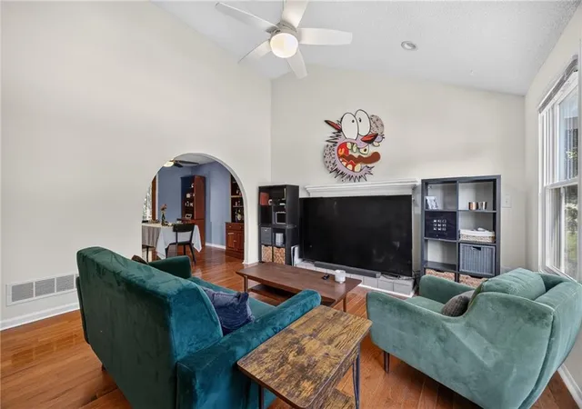 Photo 3 of Sale Pending at 6804 Orchard St, Pleasant Valley, MO 64068 | MLS# 2639208 | Listing updated on 2026-09-16