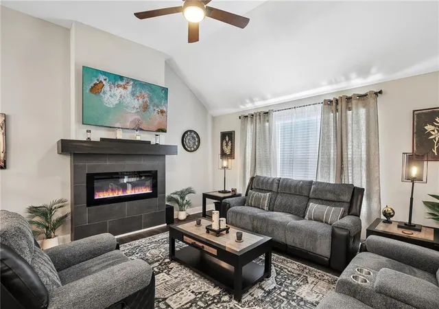 Photo 3 of Single family home for sale at 1000 Nw Crestwood Dr, Grain Valley, MO 64029 | MLS# 2639211 | Listing updated on 2026-09-12