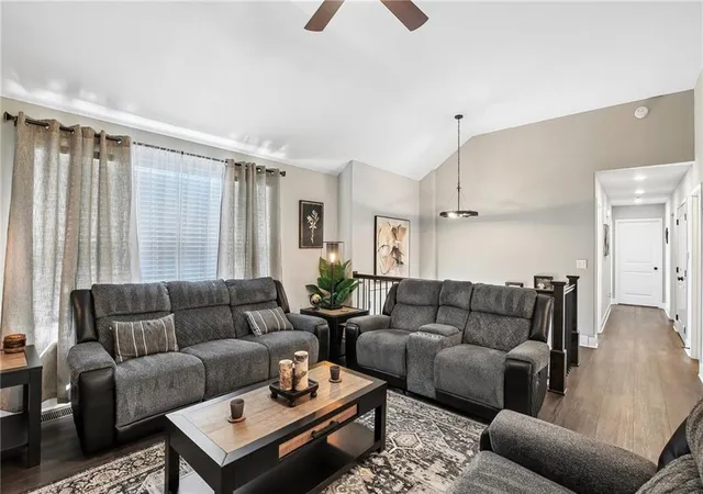 Photo 4 of Single family home for sale at 1000 Nw Crestwood Dr, Grain Valley, MO 64029 | MLS# 2639211 | Listing updated on 2026-09-12