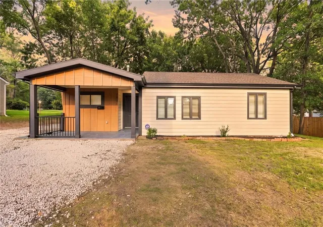 Photo 1 of Sale Pending at 7001 Raytown Rd, Raytown, MO 64133 | MLS# 2639216 | Listing updated on 2026-10-17