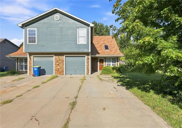 Photo 2 of Multi family home for sale at 1862 Kingbird Ln, Liberty, MO 64068 | MLS# 2639223 | Listing updated on 2026-09-30