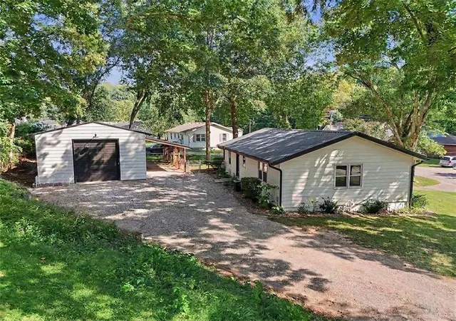 Single family home for sale at 730 Goodlet Cir, Weston, MO 64098 | MLS# 2639225