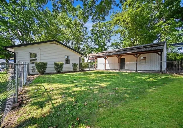 Photo 3 of Single family home for sale at 730 Goodlet Cir, Weston, MO 64098 | MLS# 2639225 | Listing updated on 2026-10-03