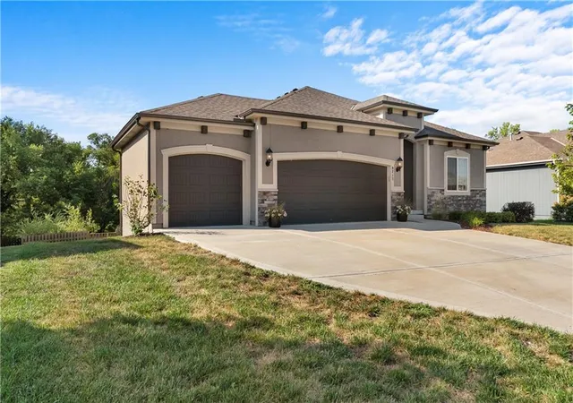Photo 2 of Single family home for sale at 9217 Ne 110th Ter, Kansas City, MO 64157 | MLS# 2639228 | Listing updated on 2026-10-08