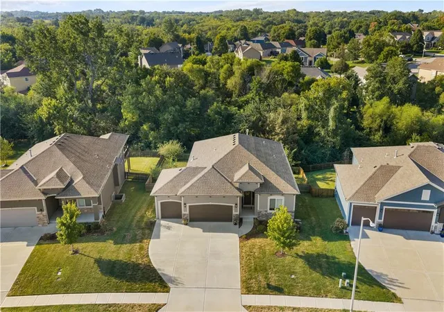 Photo 3 of Single family home for sale at 9217 Ne 110th Ter, Kansas City, MO 64157 | MLS# 2639228 | Listing updated on 2026-10-08