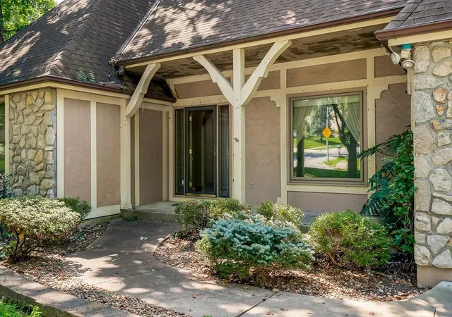 Photo 2 of Single family home for sale at 4408 Nw Normandy Ln, Kansas City, MO 64116 | MLS# 2639232 | Listing updated on 2026-09-05