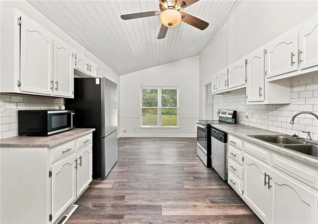 Photo 3 of Sale Pending at 8214 Ruskin Wy, Kansas City, MO 64134 | MLS# 2639233 | Listing updated on 2026-09-02