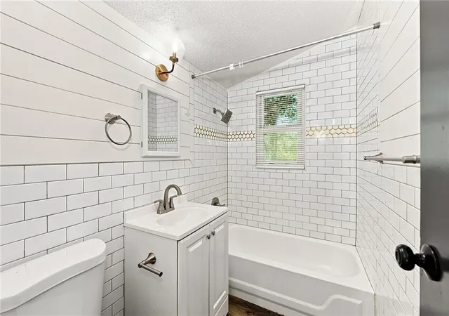 Photo 3 of Sale Pending at 8214 Ruskin Wy, Kansas City, MO 64134 | MLS# 2639233 | Listing updated on 2026-09-02