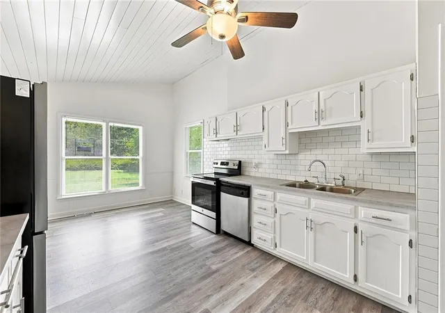 Photo 4 of Sale Pending at 8214 Ruskin Wy, Kansas City, MO 64134 | MLS# 2639233 | Listing updated on 2026-09-02