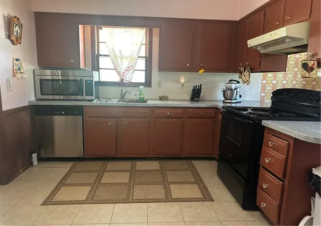 Photo 2 of Single family home for sale at 5836 E 99th Street, Kansas City, MO 64134 | MLS# 2639236 | Listing updated on 2026-09-12