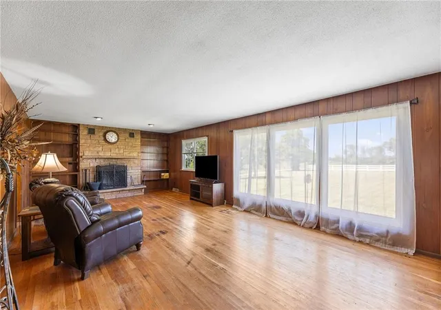 Photo 4 of Single family home for sale at 24849 W 247Th St, Paola, KS 66071 | MLS# 2639238 | Listing updated on 2026-10-16
