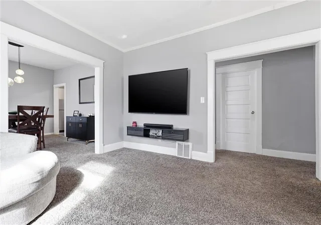 Photo 3 of Single family home for sale at 3632 Virginia Ave, Kansas City, MO 64109 | MLS# 2639253 | Listing updated on 2026-08-28