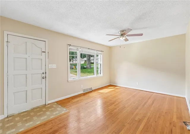 4th image of 6201 Cedar St, Mission, KS 66205 | MLS# 2639259