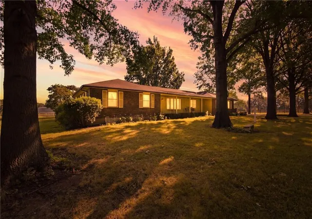 1st image of 5460 175th St, Stilwell, KS 66085 | MLS# 2639260