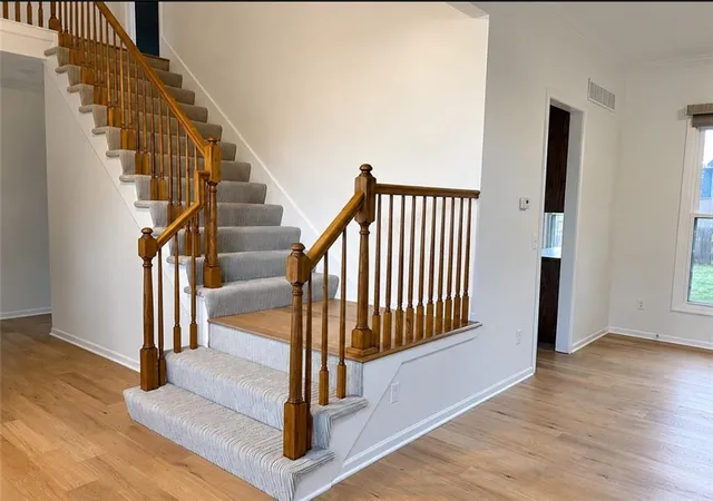 2nd image of 8403 W 128th St, Overland Park, KS 66213 | MLS# 2639271