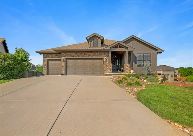 Photo 3 of Sale Pending at 11322 Kimball Ave, Kansas City, KS 66109 | MLS# 2639272 | Listing updated on 2026-09-06