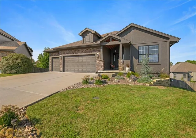 Photo 3 of Sale Pending at 11322 Kimball Ave, Kansas City, KS 66109 | MLS# 2639272 | Listing updated on 2026-09-06