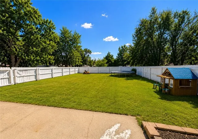 Photo 3 of Single family home for sale at 202 Clay St, Chillicothe, MO 64601 | MLS# 2639274 | Listing updated on 2026-09-05