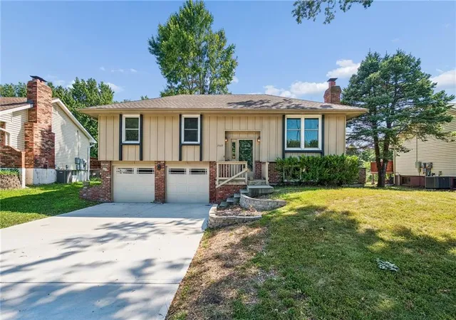 Photo 1 of Sale Pending at 7509 Nw 81st St, Kansas City, MO 64151 | MLS# 2639278 | Listing updated on 2026-09-24