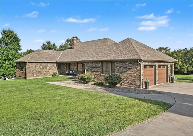 Photo 3 of Sale Pending at 122 Broken Bridge Ln, Platte City, MO 64079 | MLS# 2639283 | Listing updated on 2026-09-05