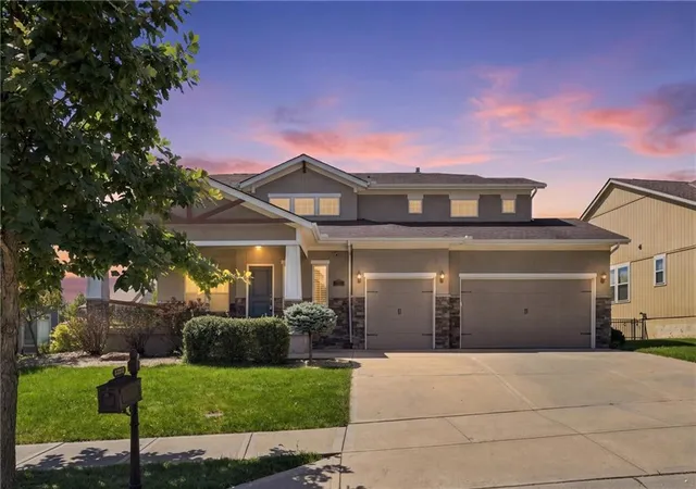 Photo 1 of Single family home for sale at 8612 N Farley Ave, Kansas City, MO 64157 | MLS# 2639285 | Listing updated on 2026-09-05