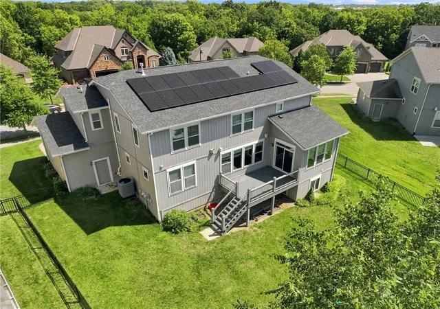 Photo 2 of Single family home for sale at 8612 N Farley Ave, Kansas City, MO 64157 | MLS# 2639285 | Listing updated on 2026-09-05
