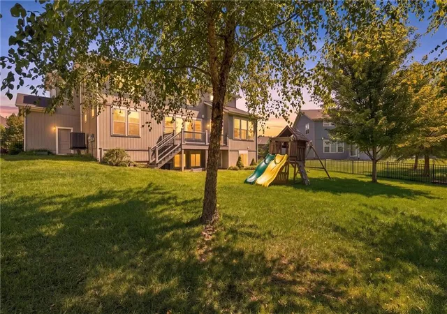 Photo 4 of Single family home for sale at 8612 N Farley Ave, Kansas City, MO 64157 | MLS# 2639285 | Listing updated on 2026-09-05
