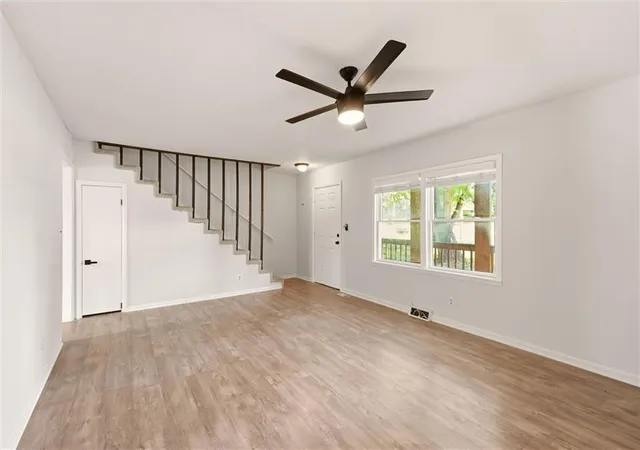Photo 3 of Sale Pending at 812 S 94Th St, Kansas City, KS 66111 | MLS# 2639288 | Listing updated on 2026-09-19
