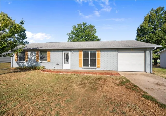 Photo 1 of Single family home for sale at 807 Keith Blvd, Coffeyville, KS 67301 | MLS# 2639290 | Listing updated on 2026-10-08